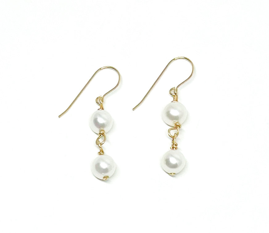 Natural Freshwater Pearls Earrings.