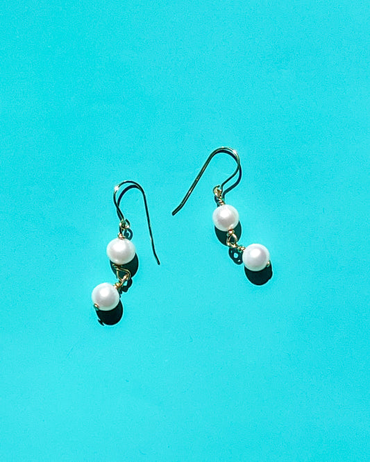 Natural Freshwater Pearls Earrings.