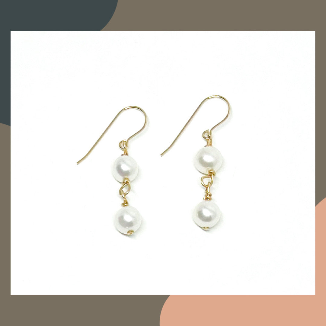 Natural Freshwater Pearls Earrings.